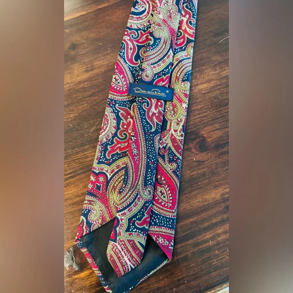 Oscar de la Renta Navy Paisley Tie with Red & Gold Accents 100% Silk